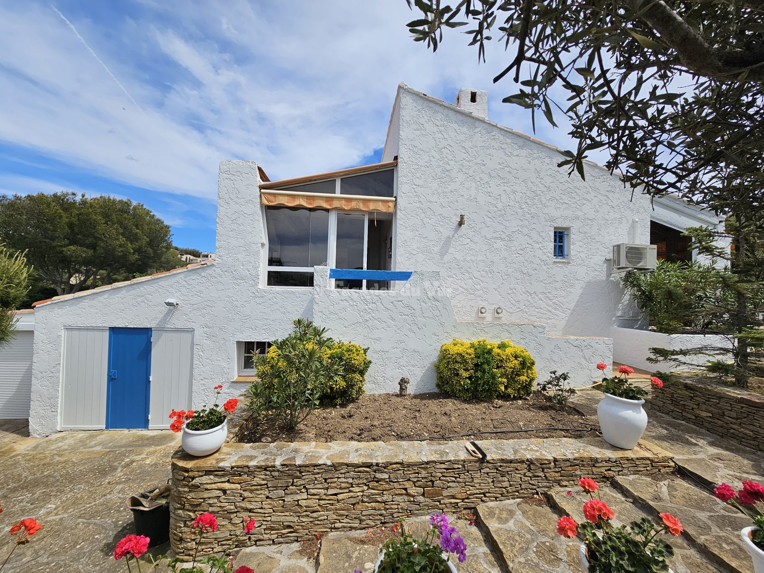 Peintures façades d'une maison à La Garde, 83130, Var