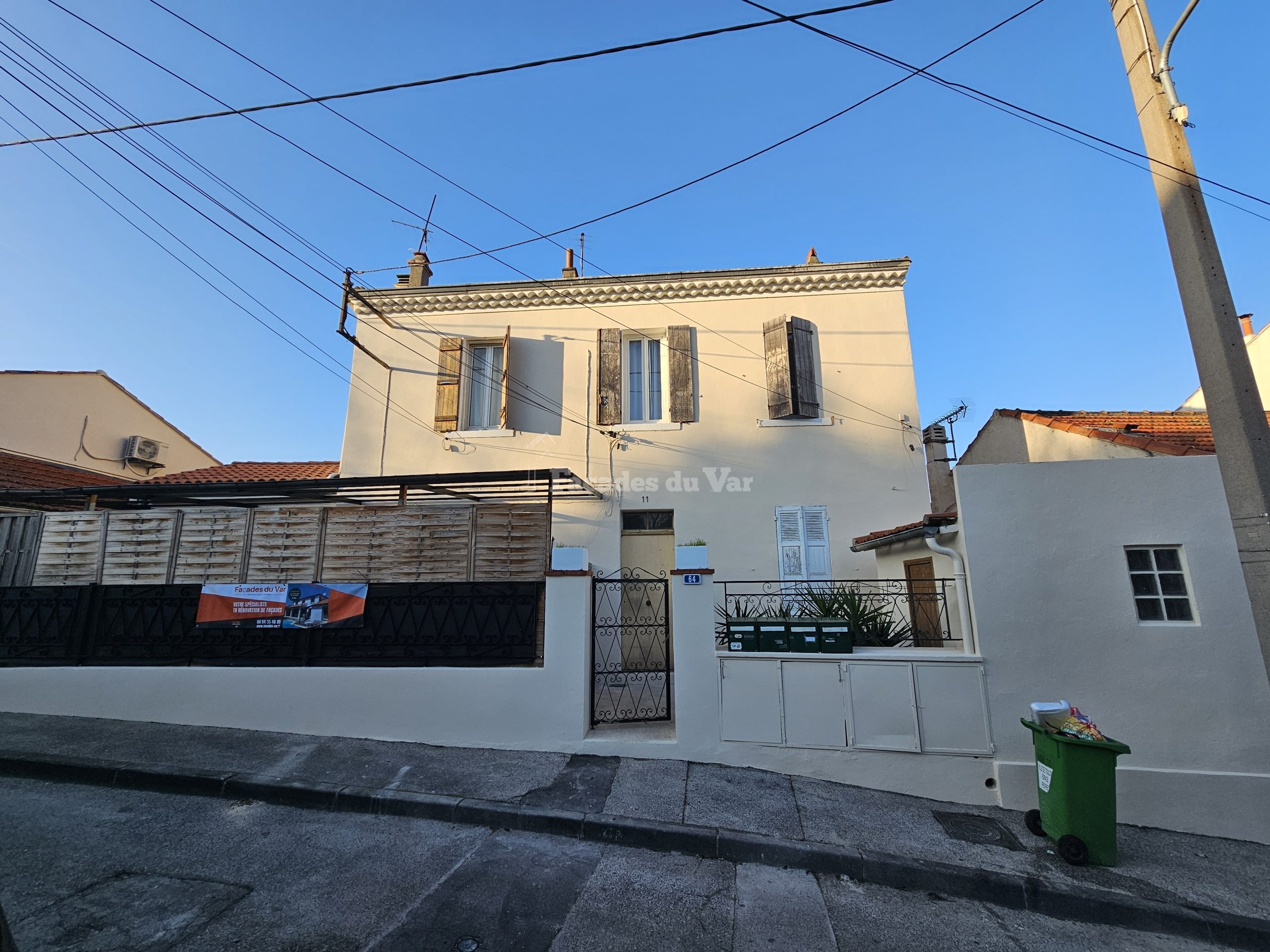 Peintures façades d'une maison à Toulon, 83000, Var