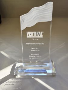 Trophée Vertikal 10 ans remis à Mathieu Chouteau, Façadier Var