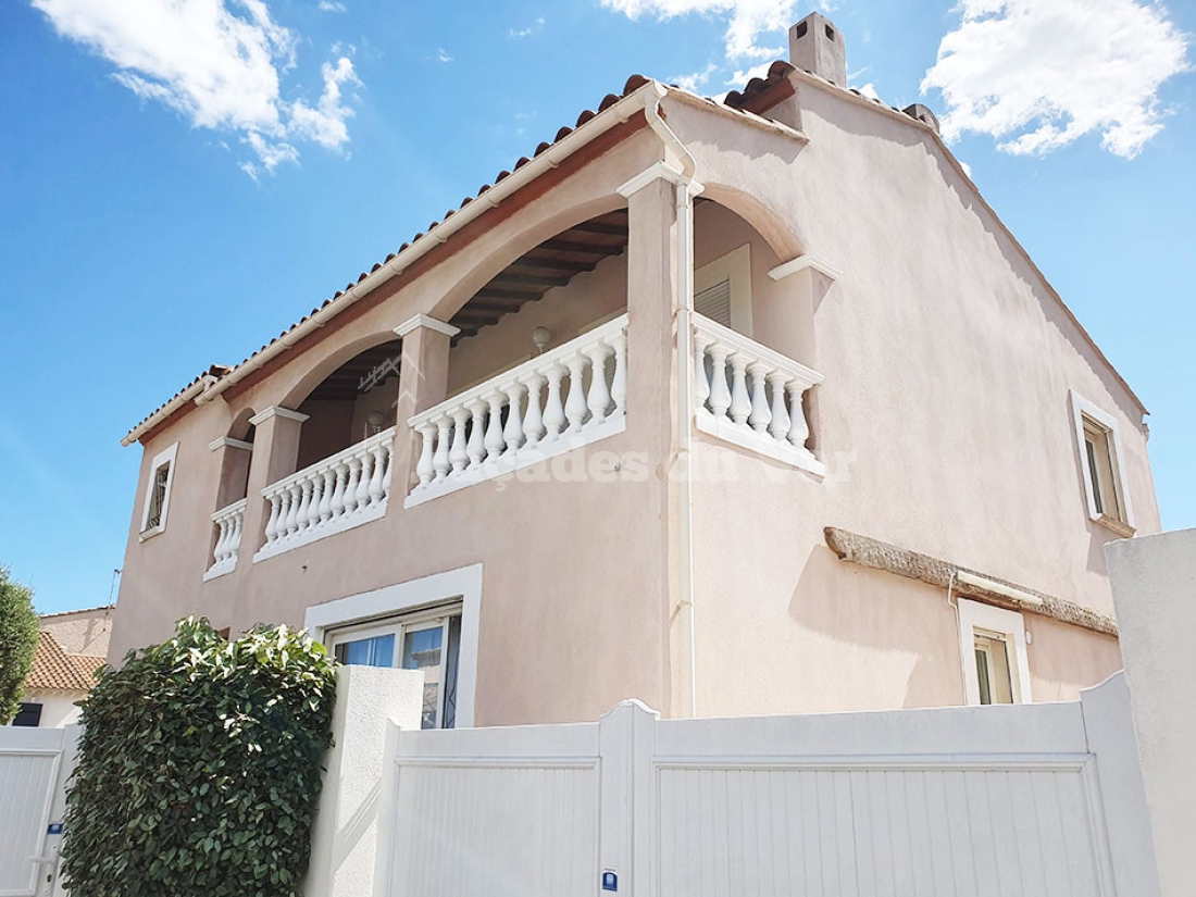 Façade d'une maison dans le Var, travaux de façadier Var.